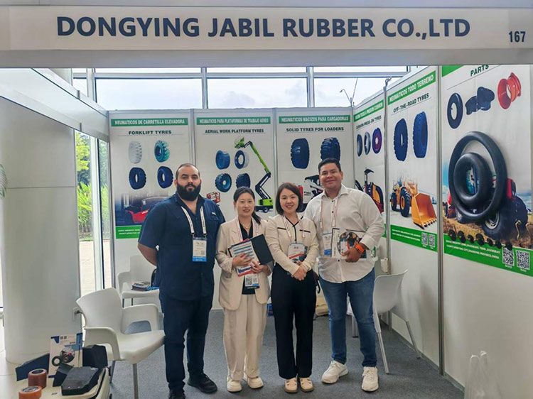 A Jabil gumiabroncsok ragyognak a 2025 -ös Panama International Tyre Expo -nál, stratégiai együttműködési szándékokat érve több ország vásárlóival A Jabil gumiabroncsok ragyognak a 2025 -ös Panama International Tyre Expo -nál, stratégiai együttműködési szándékokat érve több ország vásárlóival