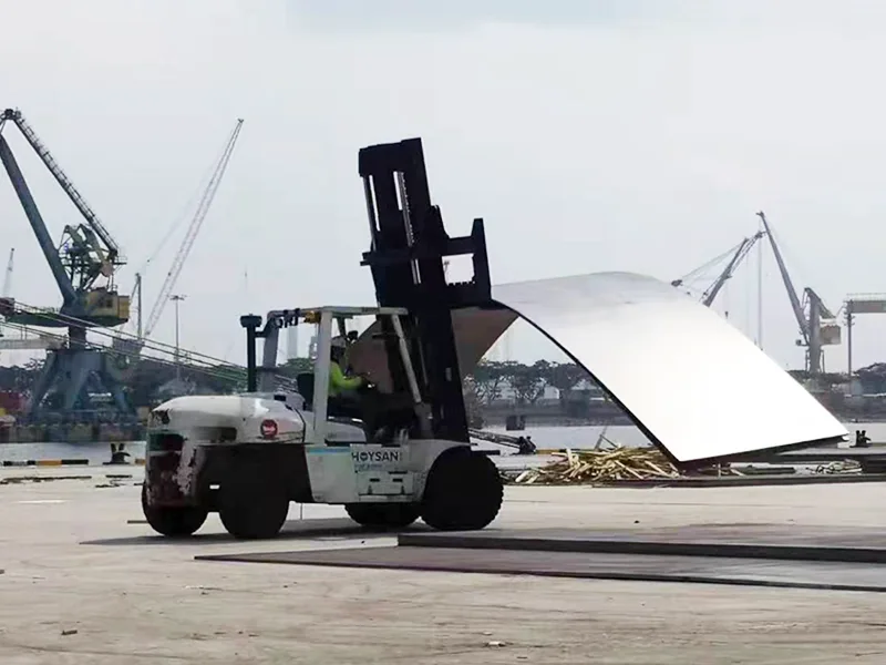 Szilárd abroncsok 12.00-20 kikötői pótkocsikhoz